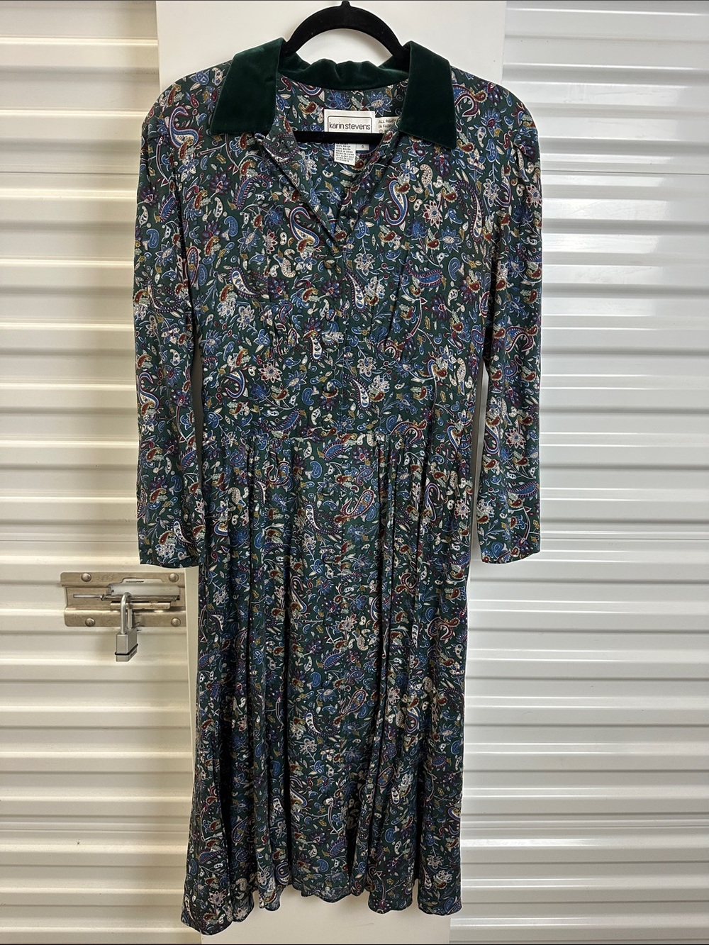 karin stevens Forest Green Paisley Long Sleeve Midi Dress with Velvet Collar
